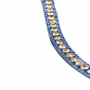 Bande de front de cheval en cuir de qualité supérieure noire en forme de vague profonde personnalisée avec 3 rangées de cristaux violets et clairs bande de front de dressage diamante - Product Image 4