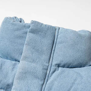 เสื้อโค้ทกันหนาวแบบนุ่มสำหรับผู้ชายรุ่นใหม่พรีเมียม พร้อมซิปปิดลายพิมพ์ กันน้ำและระบายอากาศได้ดีสำหรับสภาพอากาศหนาวเย็น - Product Image 4