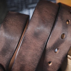 Ceinture en cuir élégante faite à la main avec boucle à ardillon classique Ceinture en cuir gravée sur mesure pour des cadeaux personnalisés à bas prix - Product Image 4