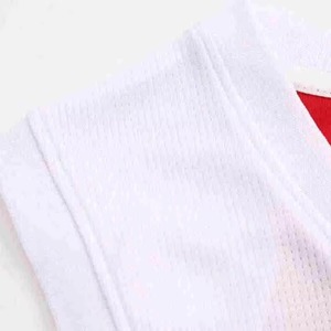 Uniformes de Baloncesto Personalizados con Cuello en V y Malla para Jóvenes, Uniformes Completos para Equipos de Secundaria, Uniforme de Baloncesto Más Vendido - Product Image 5