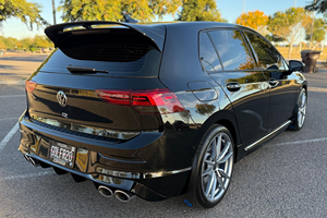 Go-lf R usado con motor turboalimentado de 4 cilindros y 315 hp, sistema de diferencial cruzado A W D X D S - Product Image 2