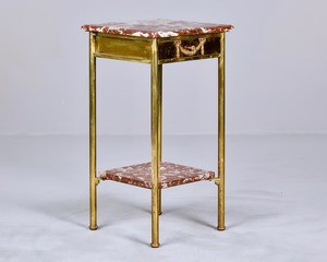 โต๊ะข้างขัดเงาคุณภาพพรีเมี่ยมพร้อมงานแกะสลักที่สลับซับซ้อนเป็นชิ้นเฟอร์นิเจอร์ที่โดดเด่นสำหรับทุกห้องที่ขาย - Product Image 1