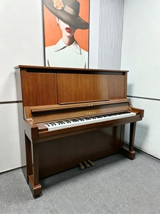 Piano droit Yamaha W102, qualité japonaise, 88 touches, performance professionnelle, son clair et puissant, style classique, prêt pour la scène - Product Image 1