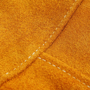 Delantal de soldadura hecho con una capa gruesa y resistente diseñado para tareas de taller como soldar, esmerilar y dar forma - Product Image 4