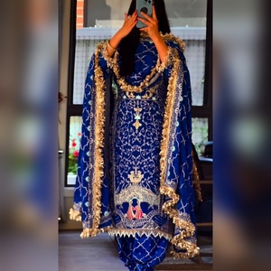 Prix de gros salwar kameez m xxl en coton, artisanat à l'aiguille, ensemble 3 pièces pour la fourniture de catalogues et les boutiques, coupe moderne - Product Image 4