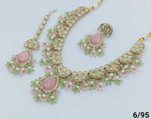 Nuevo diseño elegante chapado en oro tradicional Motipearl & Kundan tachonado gargantilla collar pendiente Mangtika conjunto y conjunto de joyas mujeres - Product Image 3