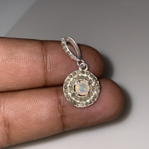 925 Sterling Silver Vintage Style Facettes Multi-Fire Gemstone Pendentif Diamant Naturel Opale Christian Religieux Motif À La Mode - Product Image 5