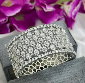 Impresionante Brazalete Abrible de Plata con Acabado de Primera Calidad y Circonitas Cúbicas para Bodas y Compromisos, Colección para Fiestas, para Mujer - Product Image 1