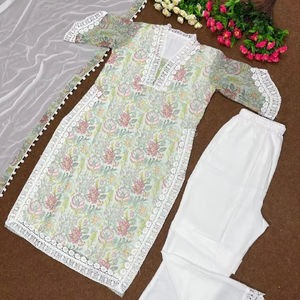 Haut et pantalon en georgette à impression numérique de style traditionnel pour femmes avec tenue de fête Dupatta pour des occasions spéciales - Product Image 1