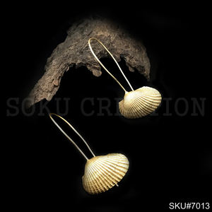 ต่างหูหมุดยาวที่ออกแบบโดยดีไซเนอร์สำหรับผู้หญิงเครื่องประดับทองเหลืองชุบทองทำด้วยมือสำหรับวันครบรอบปีที่มีสไตล์ - Product Image 2