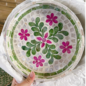 Plateau de service en bois vietnamien avec coquillage rond Design perle plateau en osier décoratif plats pour les événements de mariage et le service de nourriture - Product Image 4