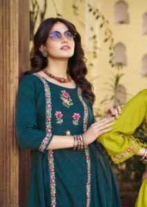 Vêtements de fête indiens et pakistanais Salwar Kameez imprimés en pure rayonne magnifiquement conçus - Product Image 6