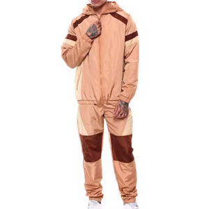 Ensemble coupe-vent deux pièces avec logo personnalisé, short et veste de survêtement zippés, collection 2026 - Product Image 1