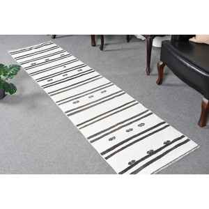 Alfombra de 2x8.3 pies, Alfombra Turca Vintage, Alfombra de Lana a Rayas Blancas y Negras - Product Image 1