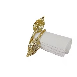 Anneaux de serviette en métal Design Golden Leaf stockés pour une utilisation décorative de table de mariage et d'hôtel - Product Image 2