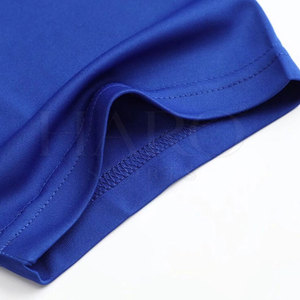 Uniformes de fútbol personalizables disponibles para pedidos al por mayor. Varios tamaños, colores y estilos para combinar con las preferencias del equipo y del jugador. - Product Image 3