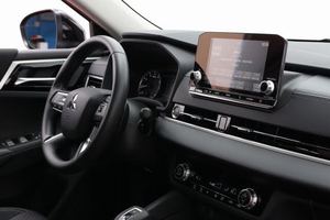 MITSUBISHI OUTLANDER SUV ES S-AWC 2022 d'occasion, très propre, prêt à la vente - Product Image 2