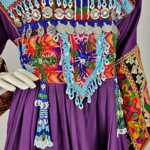 Vestido de boda de lujo Kuchi afgano para damas diseño personalizado bordado pesado decoración de encaje ligero cómodo - Product Image 3