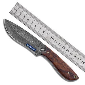Cuchillo de Caza Personalizable Hecho a Mano DD-DAM-338, Hoja de Acero de Damasco, Punta de Lanza de 4 mm, Mango de Madera de Palisandro Exótico, Cuero Repujado - Product Image 4