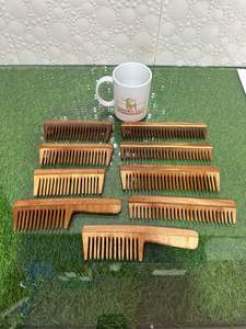 Peine de Madera Pulida Ecológico con Dientes Anchos, Color Verde Natural, Resistente al Agua, con Logotipo Personalizado, Regalo para el Día de la Madre - Product Image 6