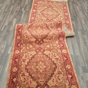 Alfombra de corredor Oushak Vintage anudada a mano suave verde Pastel y melocotón, diseño Floral tradicional para sala de estar dormitorio Hotel - Product Image 1