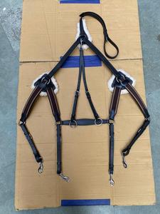 แผ่นรองอกม้าหนังแท้พร้อมหนังแกะ ขายส่ง แผ่นรองอกม้าหนังคุณภาพสูงแบบห้าจุดพร้อมขน อุปกรณ์สำหรับม้า - Product Image 6