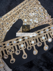 Dentelle en filet Zari dorée de créateur avec travail miroir pour la décoration de sari, lehenga, blouse et vêtements de mariée - Product Image 5