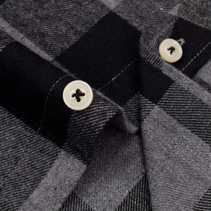 Camisa de franela clásica de moda para hombre, 100% algodón, diseño sólido antiarrugas, manga larga, botón superior, primavera personalizable - Product Image 3