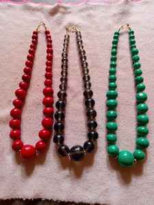 Collier de bijoux de mode en résine époxy Meilleure qualité de perles rondes en résine Collier en résine fait à la main par l'artisanat en croissant - Product Image 3