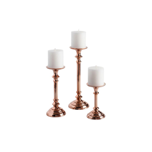 Porte-bougie en métal doré en forme d'étoile, conçu avec un tige fin et une étoile découpée, finition laiton doré poli, centre de table festif - Product Image 2