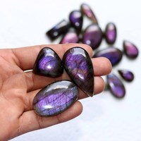 Superbe Labradorite Naturelle Violette Formes Mixtes Cabochon Pierre Semi-Précieuse Qualité AAA Certifiée par un tiers Bonne Qualité en Vrac