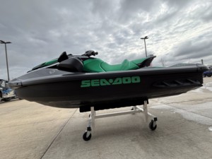 Moto Acuática Sea-Doo SE 130, 2 Plazas, Verde y Negro, Fibra de Vidrio, Motor de 4 Tiempos, 1800cc, 3 Cilindros, 151-225hp - Product Image 3