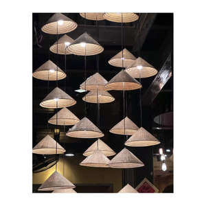 Chapeau conique en paille et bambou, idéal pour l'extérieur tropical et la décoration, artisanat traditionnel Vietnam - Product Image 4