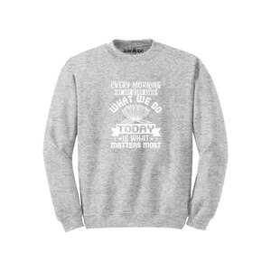Sweat-shirt en coton mélangé Bouddha Thèmes Imprimer 12 options de couleur Style décontracté 260-280 GSM Placement de conception personnalisable pour l'hiver - Product Image 2