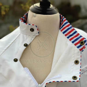 Camisa Profesional de Barbero con Botones a Presión, Material Duradero y Ecológico de Algodón/Poliéster, Bolsillos para Uso en Salón de Belleza - Product Image 3