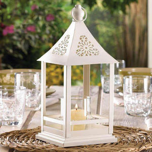 Linterna de vela antigua de tendencia superior Diseño de vidrio transparente único Acabado de metal personalizado para la decoración del hogar y Ramadán - Product Image 4