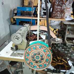 Sac bandoulière en cuir de vachette bohème turquoise avec broderie western, couleur personnalisée, stock disponible pour l'automne - Product Image 4