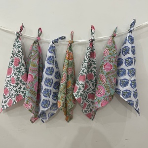 Serviettes en tissu de coton imprimé floral à motifs variés, réutilisables, écologiques, pour mariage et fête, serviettes de table faites à la main - Product Image 3