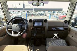 Toyota Land Cruiser LC79 Doble Cabina 2.8 M/T Usado 2025, Neumáticos R16, Volante a la Izquierda, Blanco |   Listo para Exportar - Product Image 2