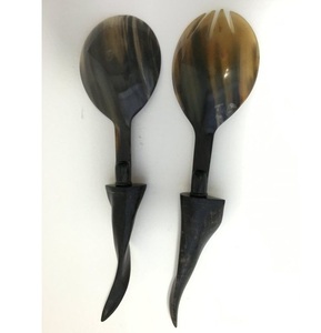 Cuillère à salade artisanale en bois naturel élégante, finition artisanale, outils écologiques pour la cuisine à domicile, personnalisable, style rustique - Product Image 3