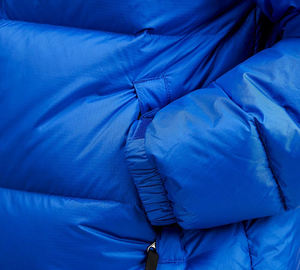 Chaquetas acolchadas de poliéster para hombre con diseño de impresión de etiquetas y logotipo personalizado de la mejor calidad para invierno para clima frío - Product Image 5