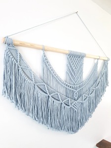 Art mural en macramé bleu clair élégant avec un design géométrique en nœuds et des franges pour la chambre à coucher, le couloir et la décoration moderne de la maison - Product Image 3