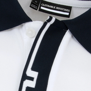 Transpirable que absorbe la humedad 100% poliéster Ajuste estándar relajado con tapeta de 2 botones Black Performance Mens Golf Polo Shirt - Product Image 3