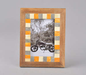 Marco de fotos de madera de resina multicolor de calidad superior patrón de incrustaciones de bloque Horizontal elegante soporte de imagen de mesa para venta al por mayor - Product Image 3