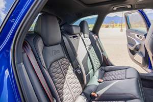 Vagoneta Deportiva de Lujo Usada de Alto Rendimiento 2023, con Turbocompresor, Tracción en las Cuatro Ruedas, con Características Premium - Product Image 2