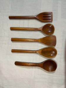 ชุดช้อนเครื่องใช้ในครัวทำจากไม้สักเรียบด้ามจับไม่ติด6ชิ้นเป็นมิตรกับสิ่งแวดล้อม - Product Image 6