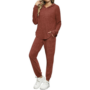 โลโก้ที่กําหนดเองหญิงการฝึกอบรมสวมชุดเหงื่อ 2 ชิ้นเสื้อกันหนาวมีฮู้ดกางเกงชุดชุดสูทผู้หญิงเหงื่อชุดวิ่งจ๊อกกิ้ง - Product Image 3