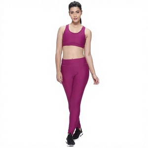Nouvel ensemble de yoga deux pièces rapide et confortable : soutien-gorge de sport et short respirant pour la gym et le fitness avec logo à la taille - Product Image 1