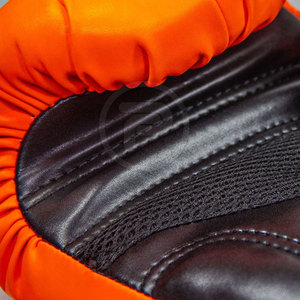Guantes de boxeo de cuero para hombres de la mejor calidad Equipo cómodo más vendido para artes marciales y boxeo - Product Image 4