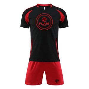 Ensembles d'uniformes de maillot de football de confort respirant de meilleure qualité conception personnalisée Jeunes hommes joueurs Service OEM de coupe automatisée - Product Image 1